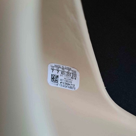 Yeezy Slides main image 5